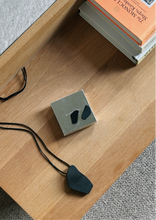 Afbeelding in Gallery-weergave laden, Bold R - halsketting
